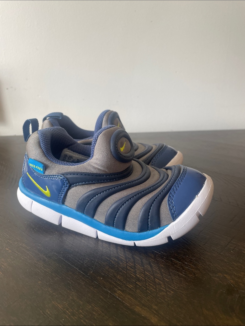 Nike Kids Dynamo Free Slip on Sneakers